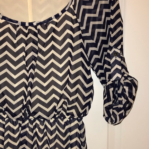 Speechless Junior’s Chevron Dress - Picture 8 of 8